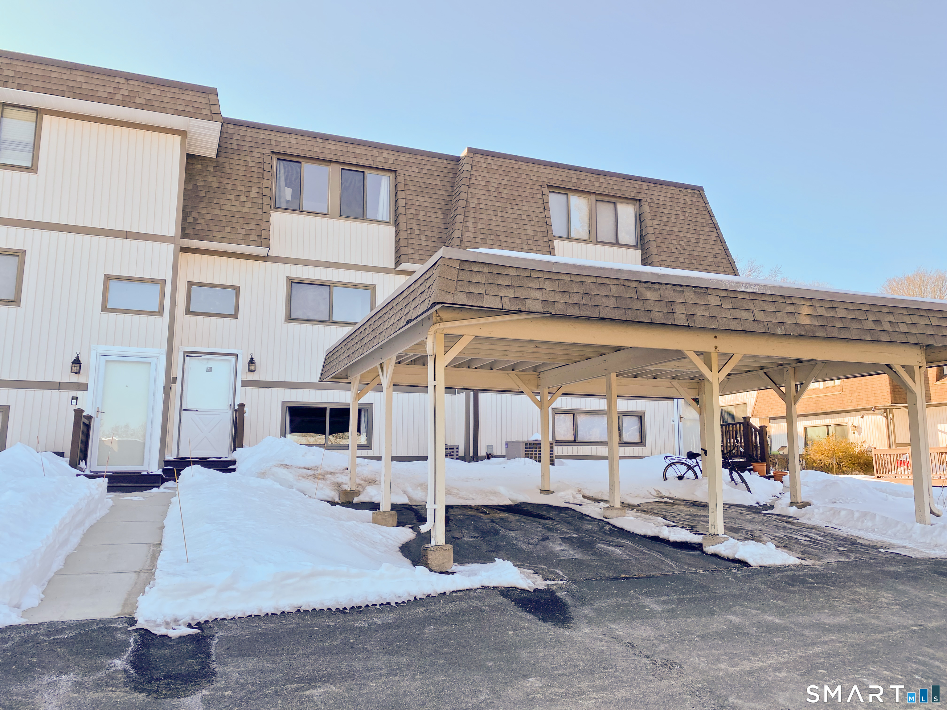 29 Salmon Run Suffield CT 06078