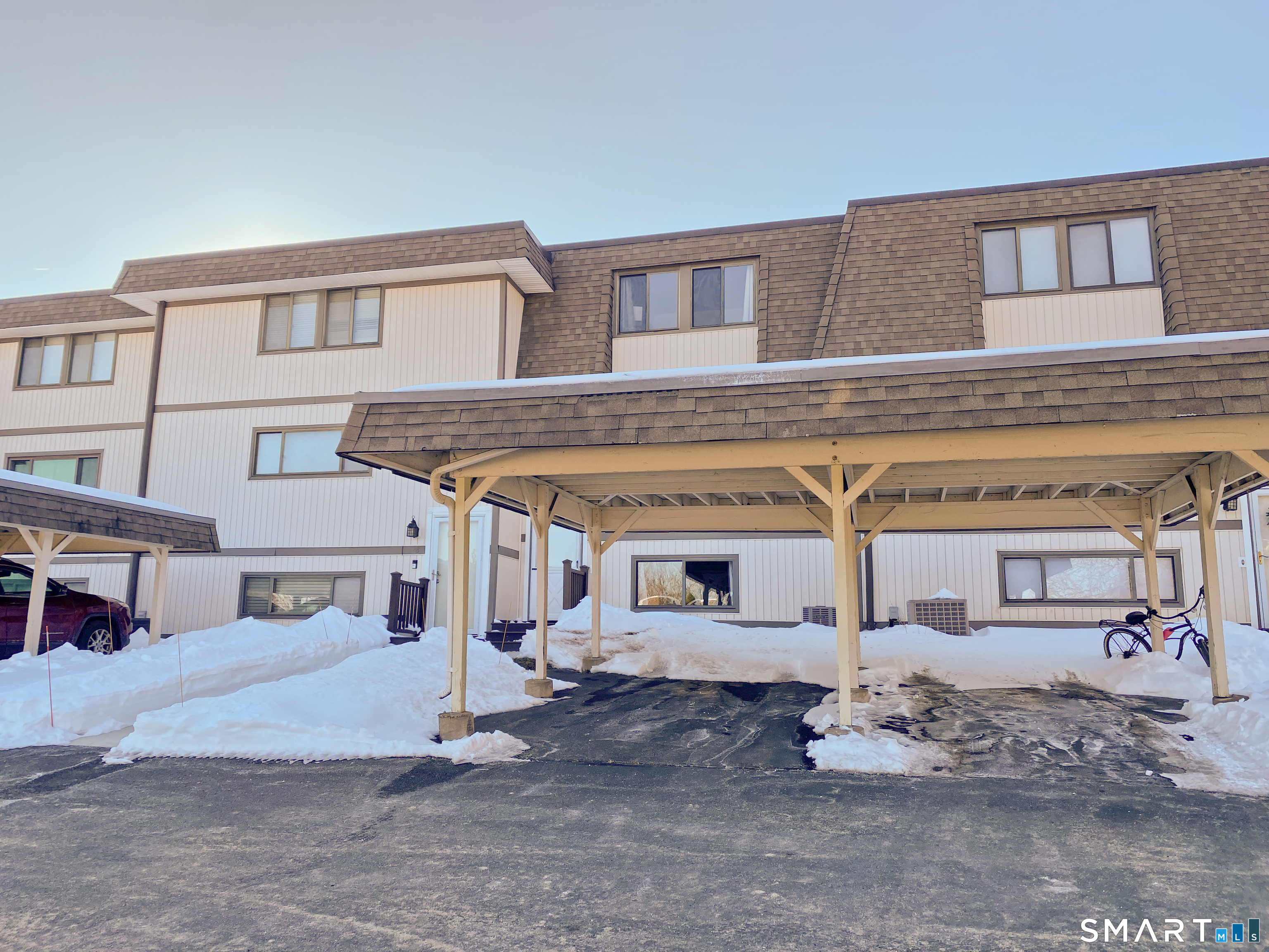 29 Salmon Run Suffield CT 06078