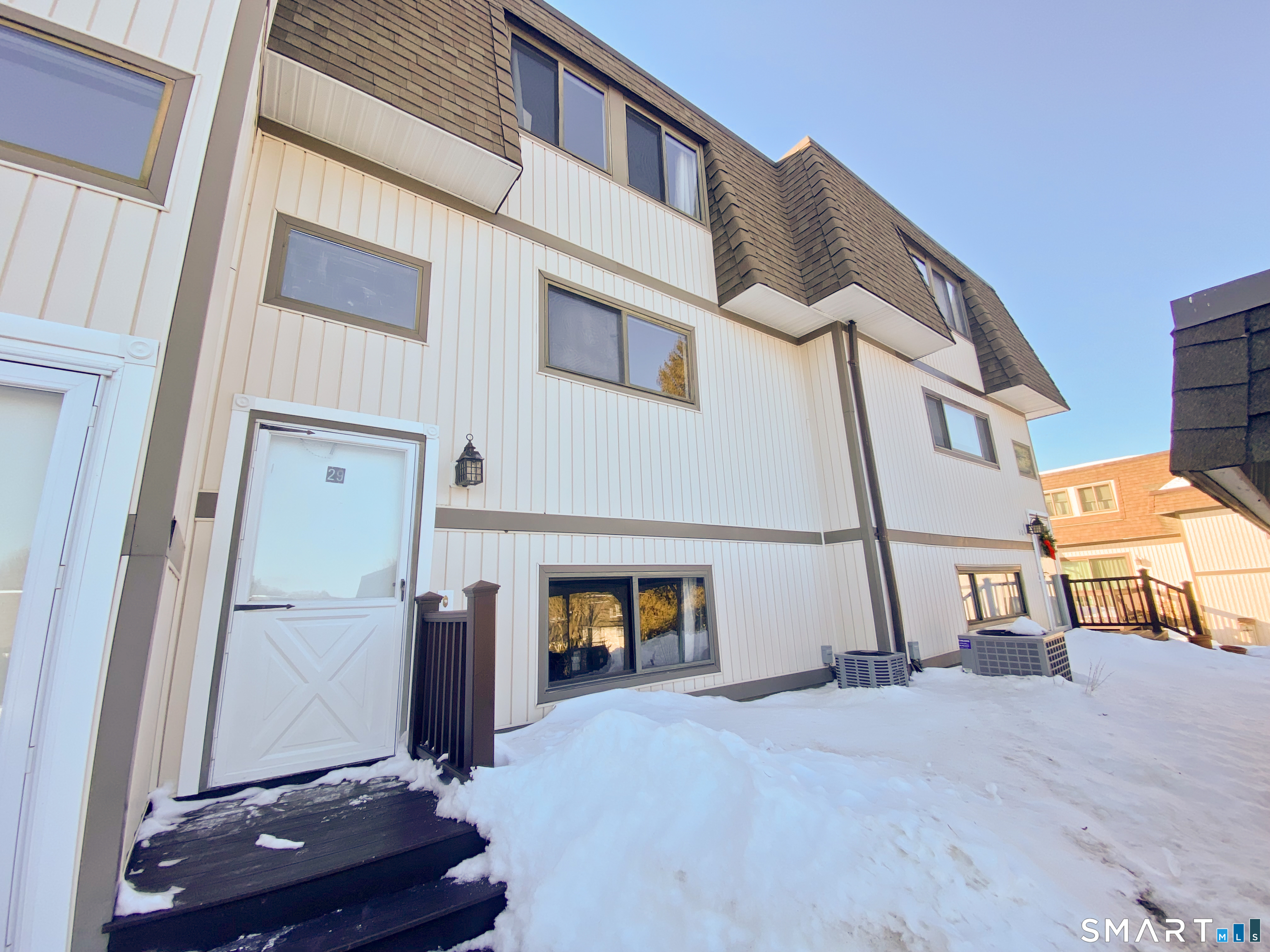 29 Salmon Run Suffield CT 06078