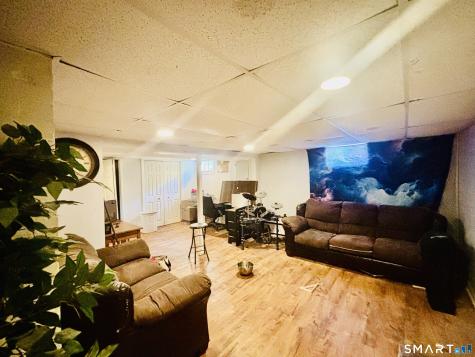 2 Tunxis Street Farmington CT 06032