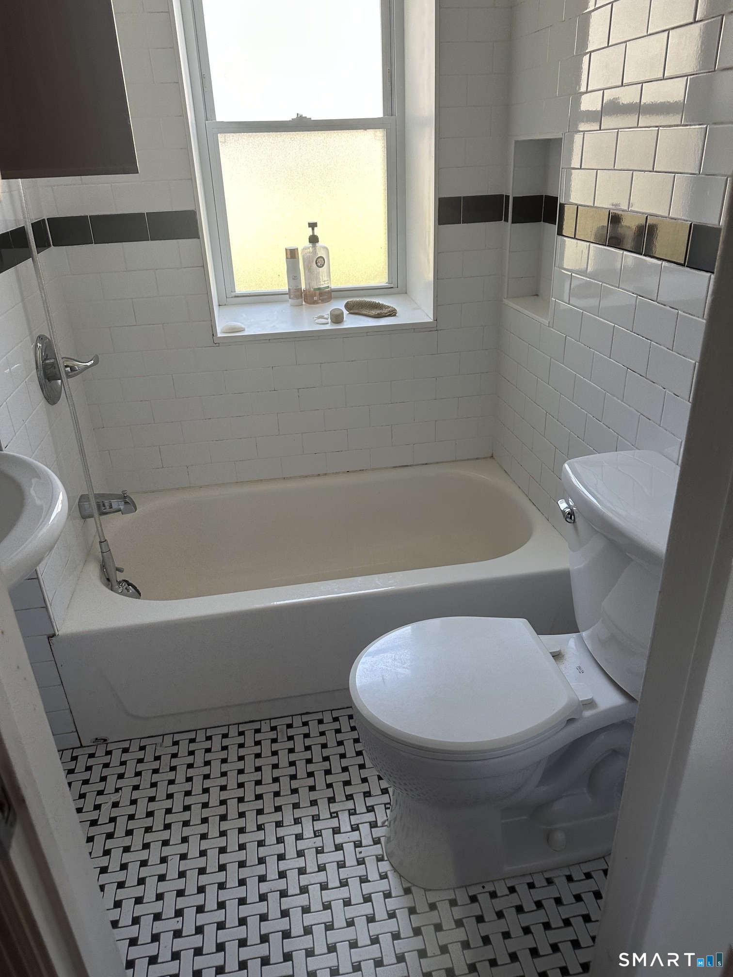 410 Chamberlain Avenue Bridgeport CT 06606