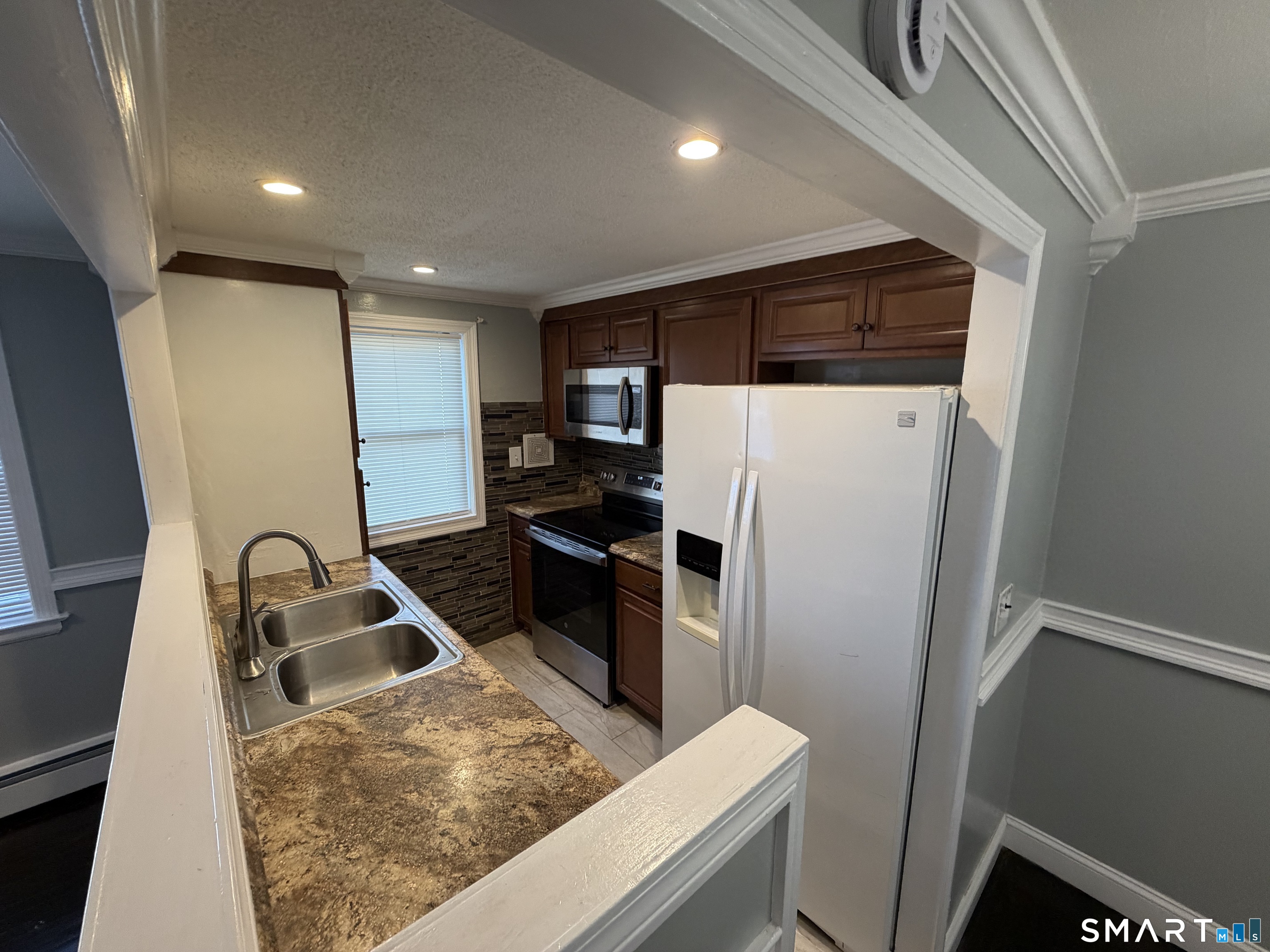 509 Burnside Avenue East Hartford CT 06108