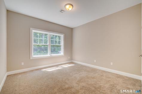 37 Hunters Lane Southington CT 06479