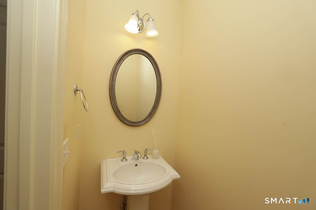 38 Bradford Walk Farmington CT 06032