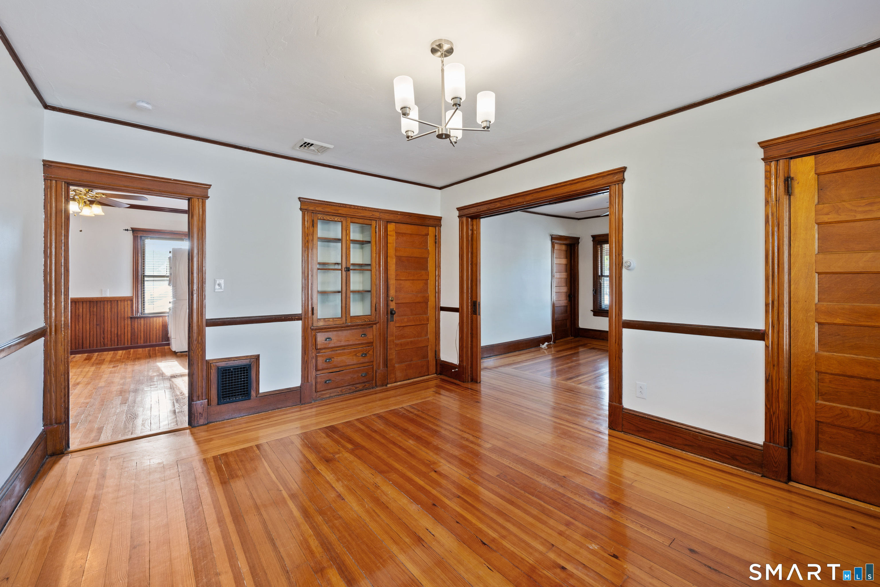 19 Thomas Street West Hartford CT 06119