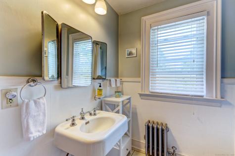 117 Pequot Avenue New London CT 06320