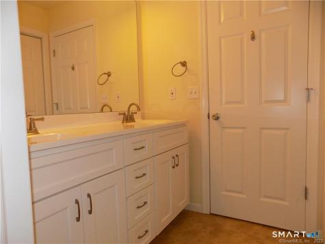 6 Barnum Court Bethel CT 06801