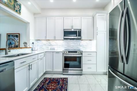 82 Bywatyr Lane Bridgeport CT 06605