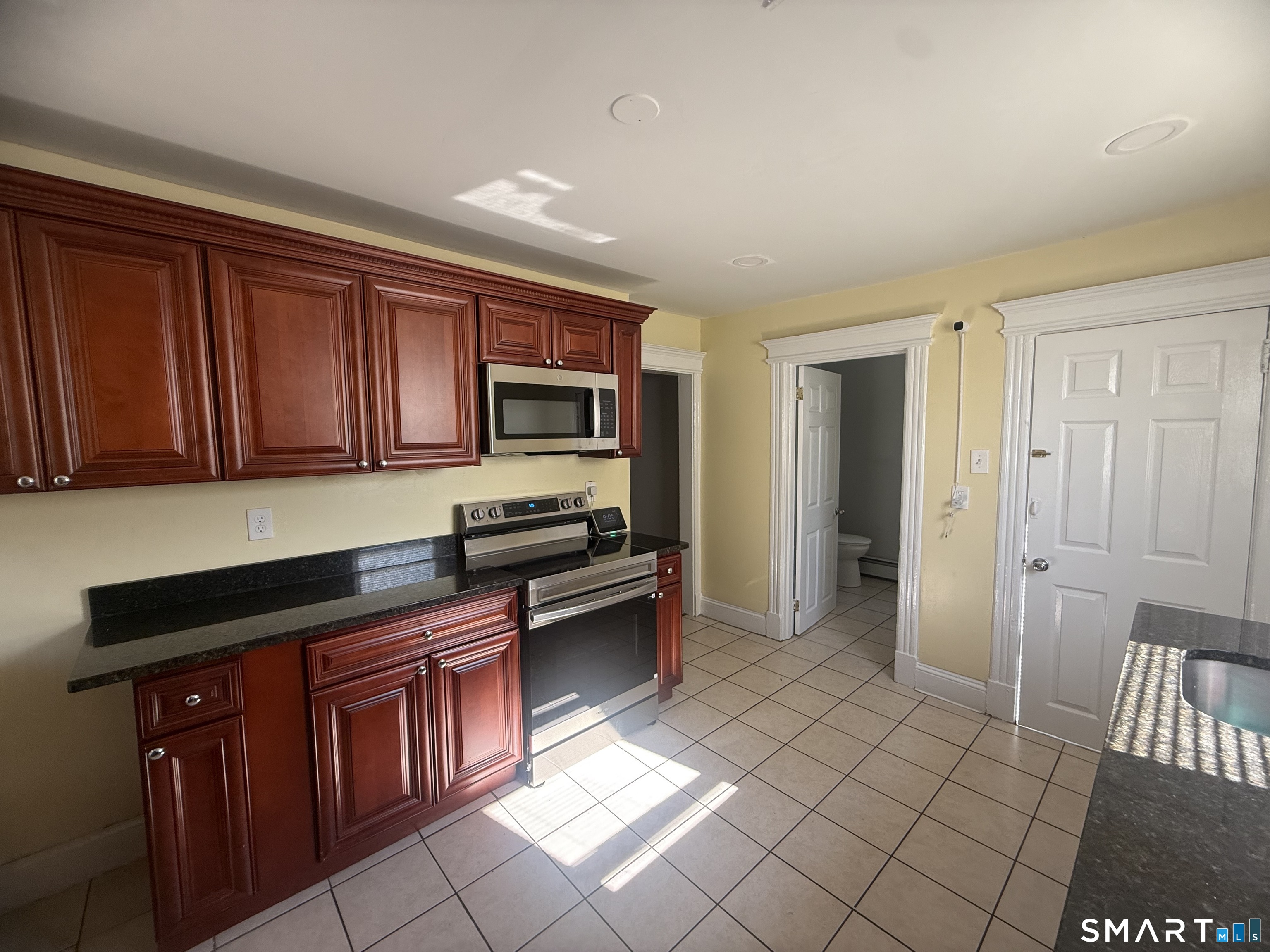 382 Vine Street Hartford CT 06112