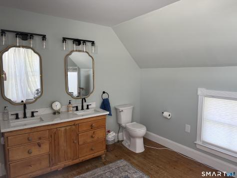 17 Smith Court Groton CT 06340