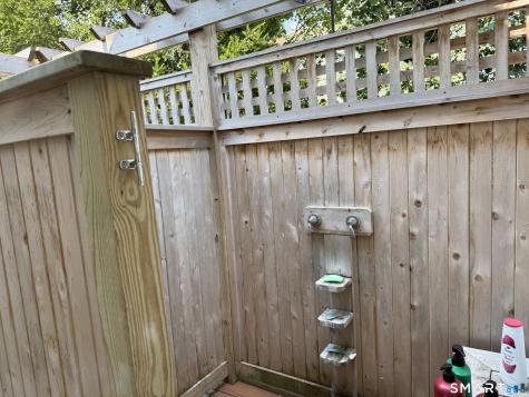 17 Smith Court Groton CT 06340