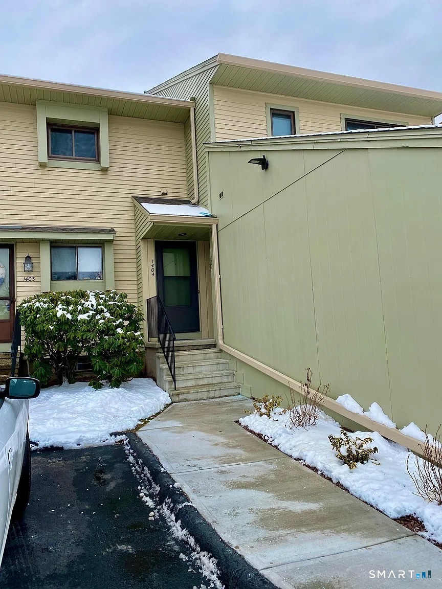 1404 Summer Hill Drive South Windsor CT 06074