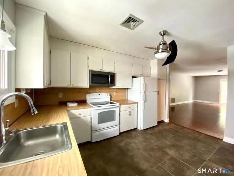 1404 Summer Hill Drive South Windsor CT 06074