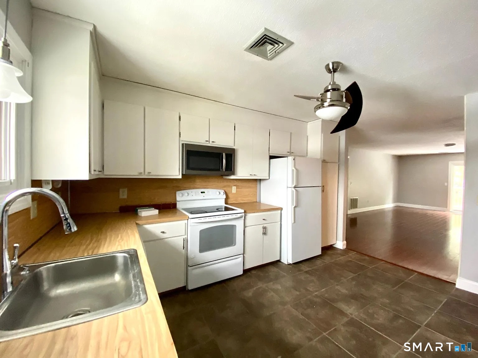 1404 Summer Hill Drive South Windsor CT 06074