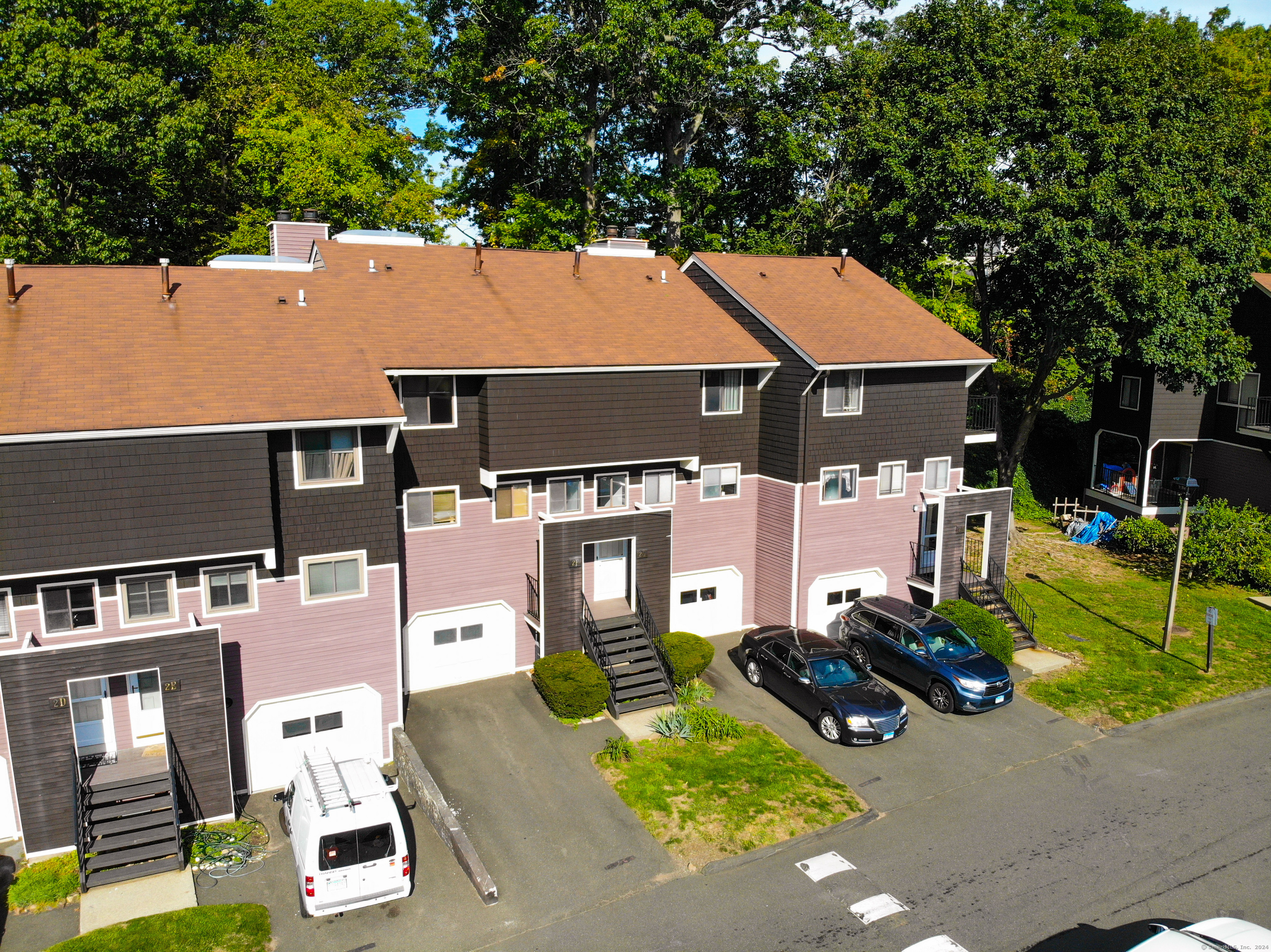 2 Stonegate Circle Branford CT 06405