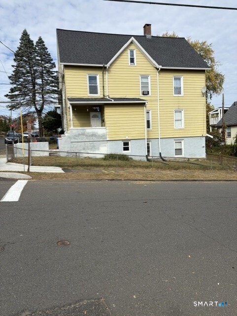 Shelton CT, 101 Oak Avenue