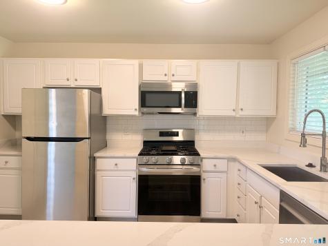 86 Montoya Drive Branford CT 06405