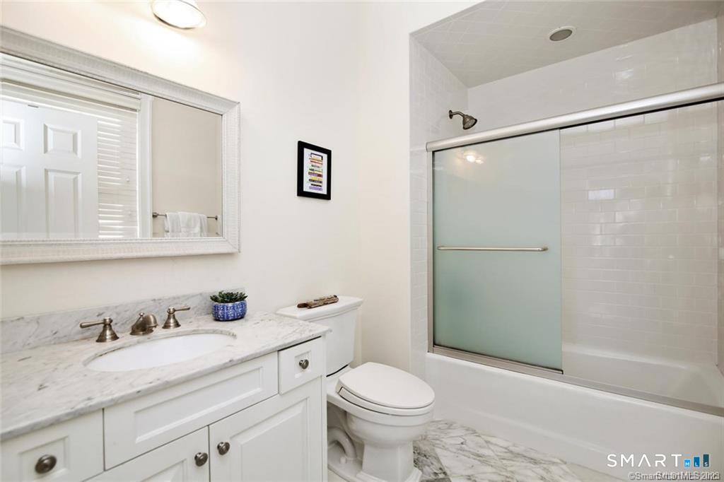 1241 Post Road Fairfield CT 06824