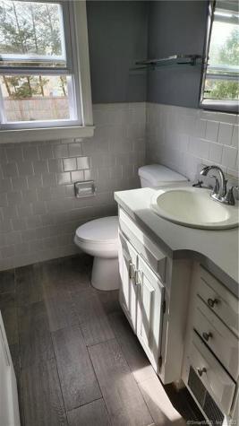 25 Madsen Road West Hartford CT 06110