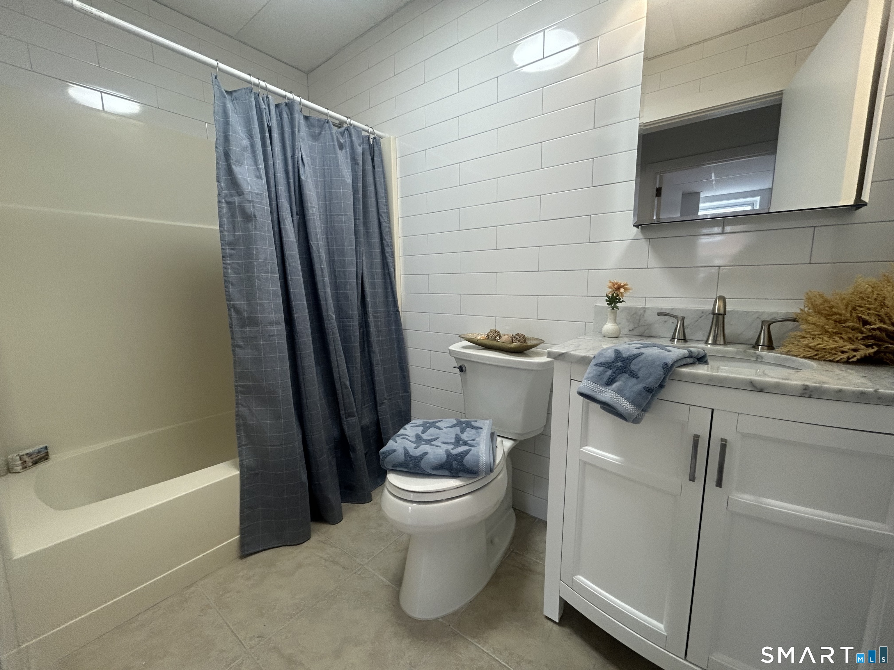 156 Garfield Avenue New London CT 06320