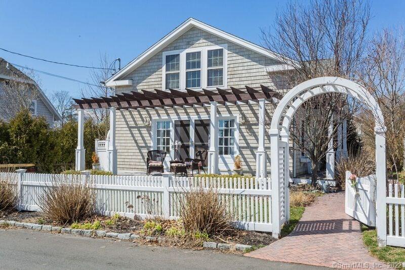 17 Maltby Street Branford CT 06405