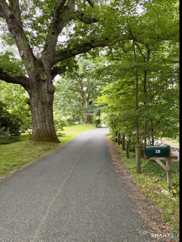 320 Valley Road Easton CT 06612