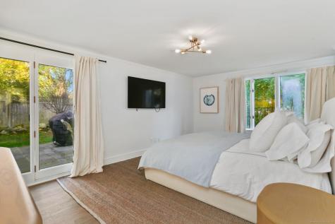 6 Meadowbank Road Greenwich CT 06870