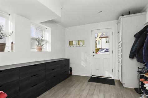 6 Meadowbank Road Greenwich CT 06870