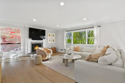 6 Meadowbank Road Greenwich CT 06870