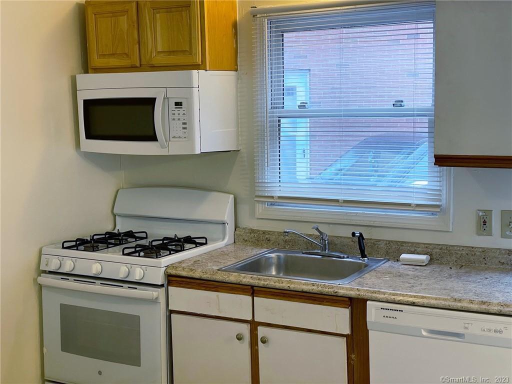 663 Newhall Street Hamden CT 06517