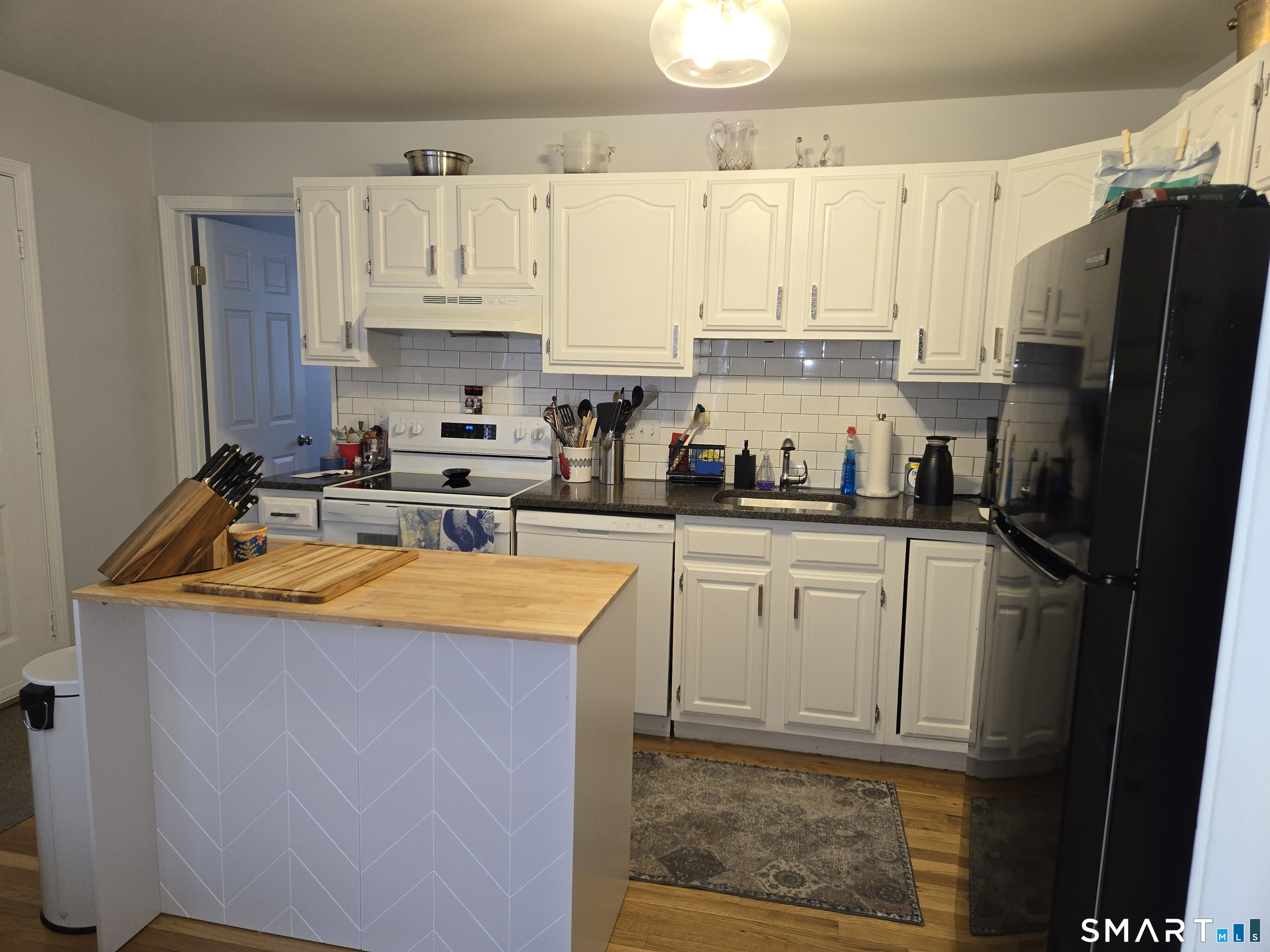 77 Forest Street New Canaan CT 06840