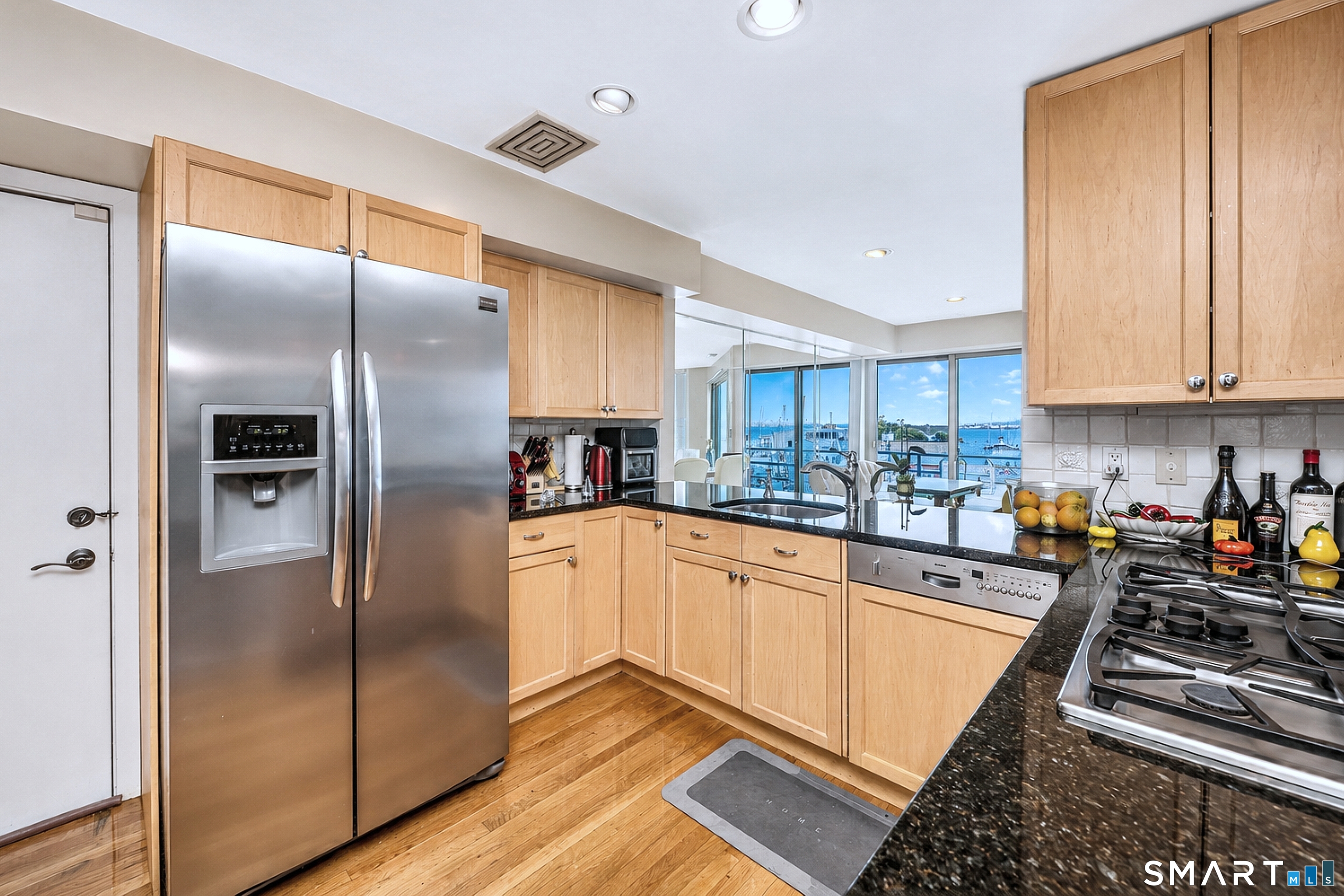 10 Harbour Close Unit 10 New Haven CT 06405