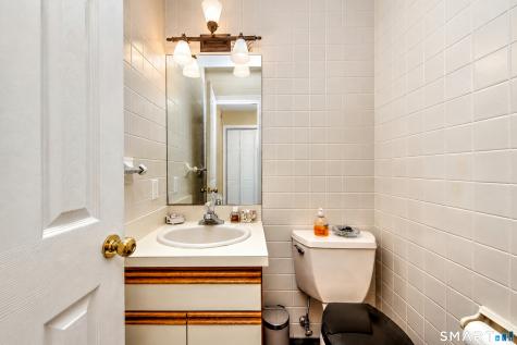 10 Harbour Close Unit 10 New Haven CT 06405