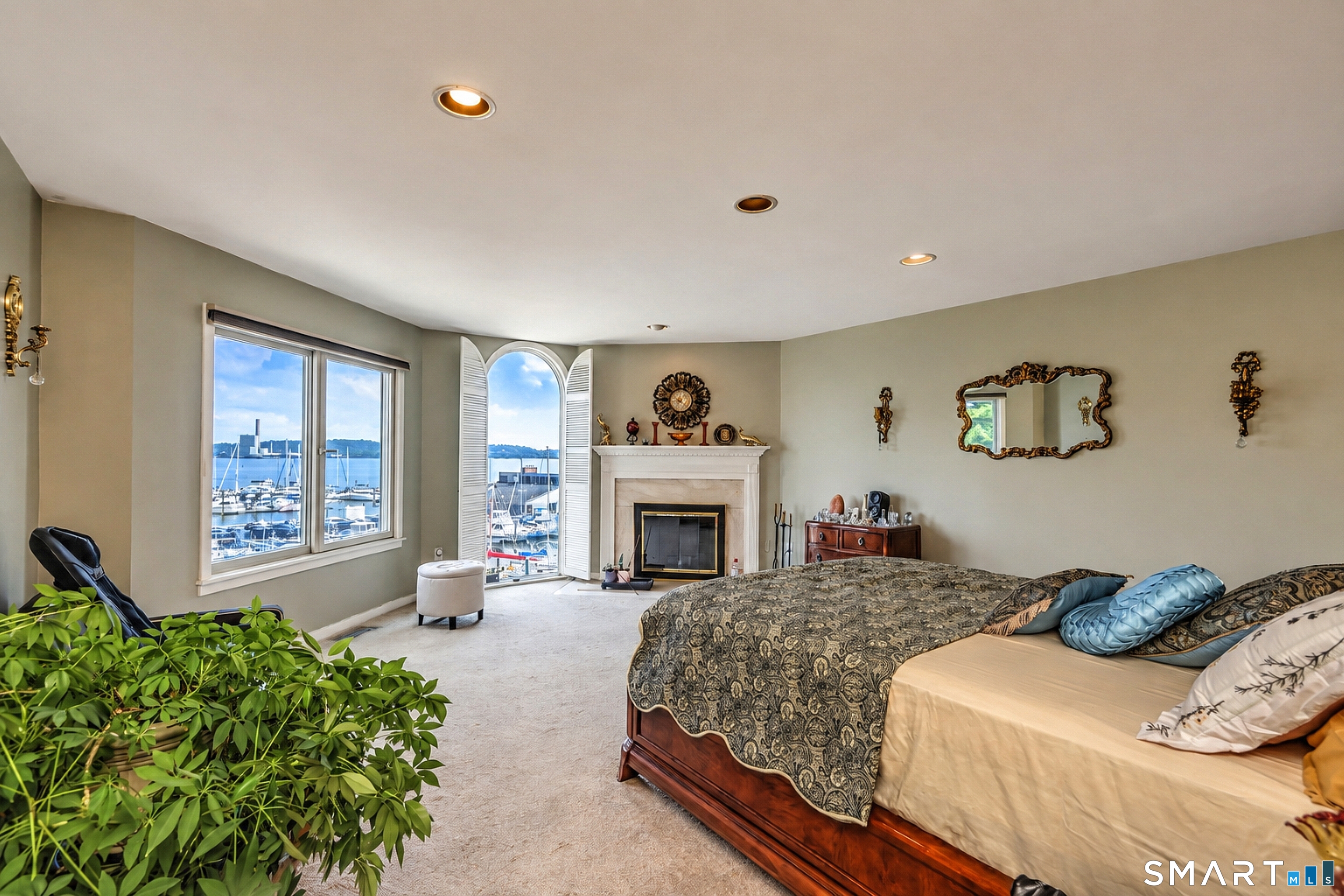10 Harbour Close Unit 10 New Haven CT 06405