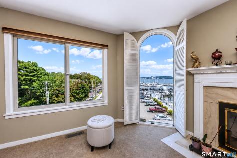 10 Harbour Close Unit 10 New Haven CT 06405