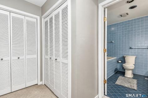 10 Harbour Close Unit 10 New Haven CT 06405