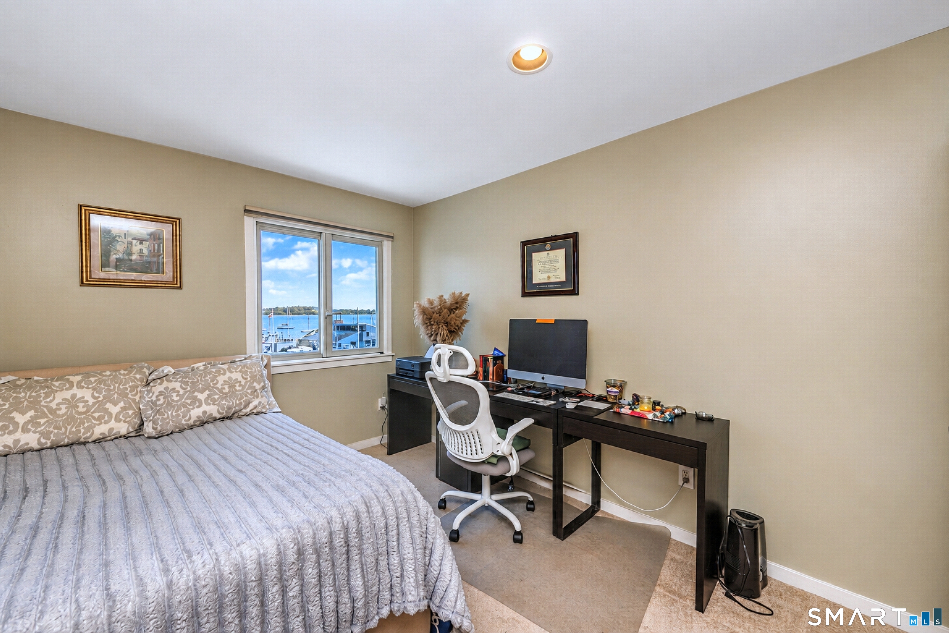 10 Harbour Close Unit 10 New Haven CT 06405