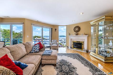 10 Harbour Close Unit 10 New Haven CT 06405