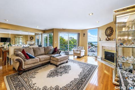 10 Harbour Close Unit 10 New Haven CT 06405