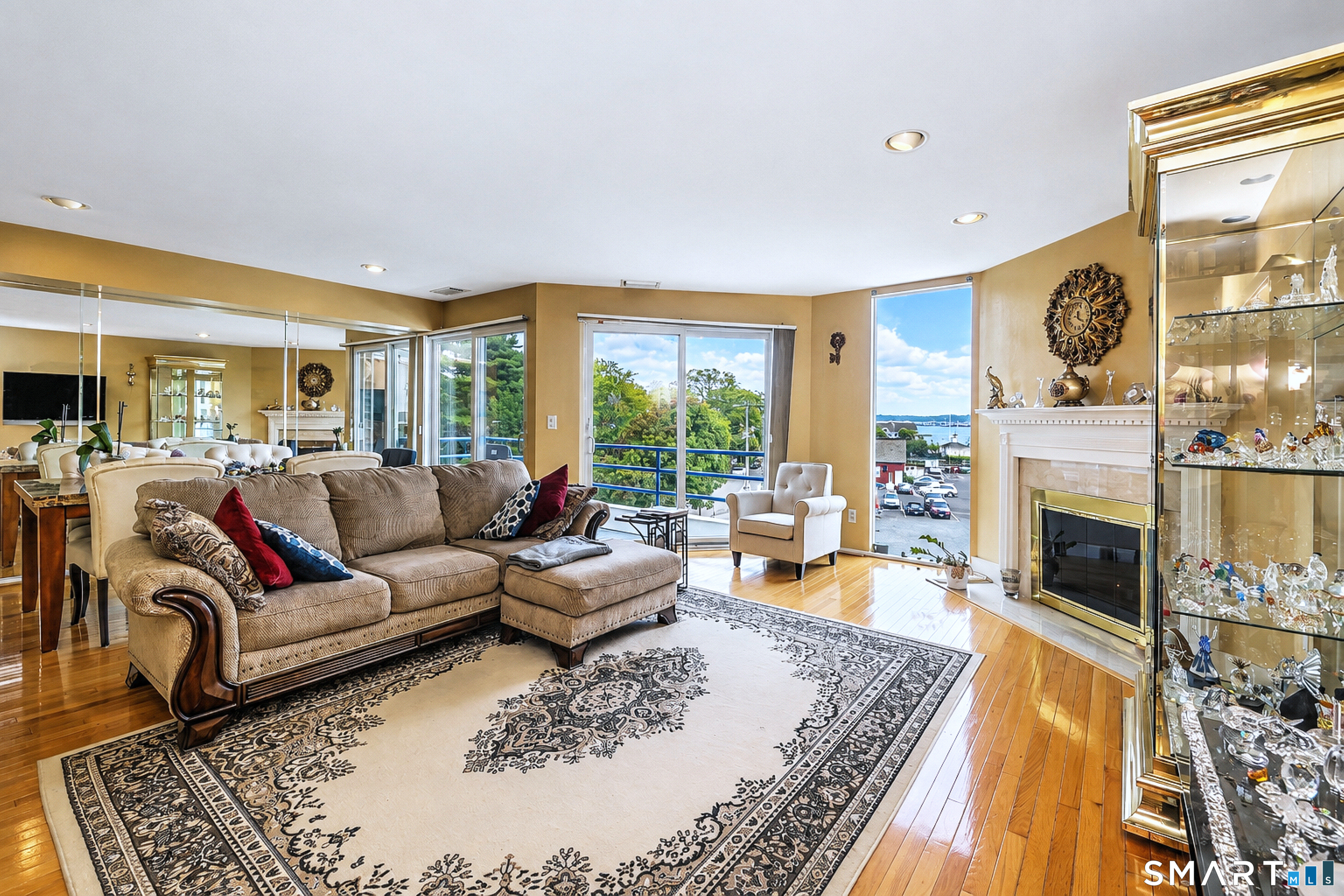 10 Harbour Close Unit 10 New Haven CT 06405