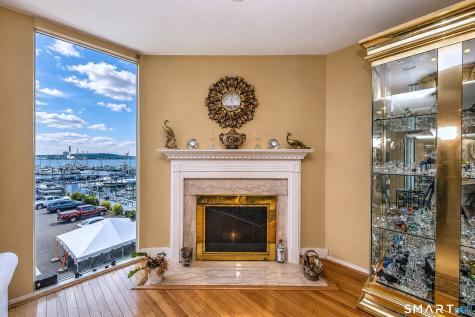 10 Harbour Close Unit 10 New Haven CT 06405