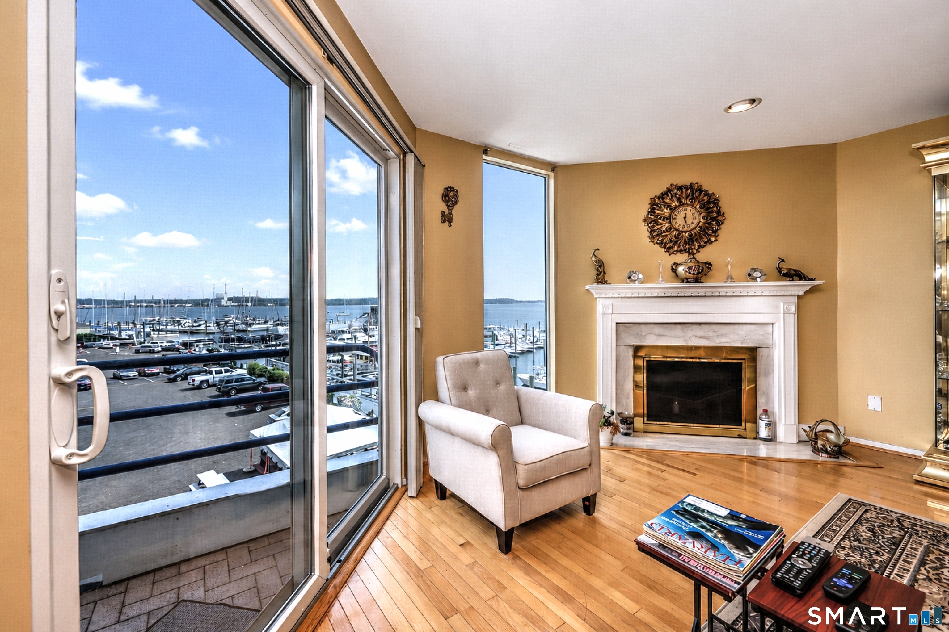 10 Harbour Close Unit 10 New Haven CT 06405