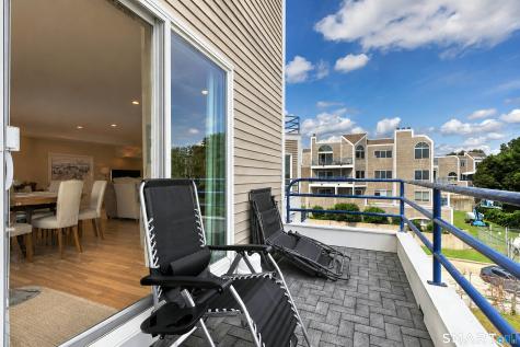 10 Harbour Close Unit 10 New Haven CT 06405