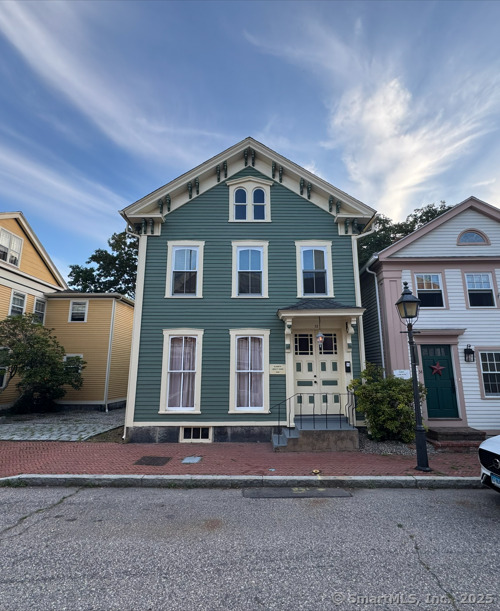 32 Starr Street New London CT 06320