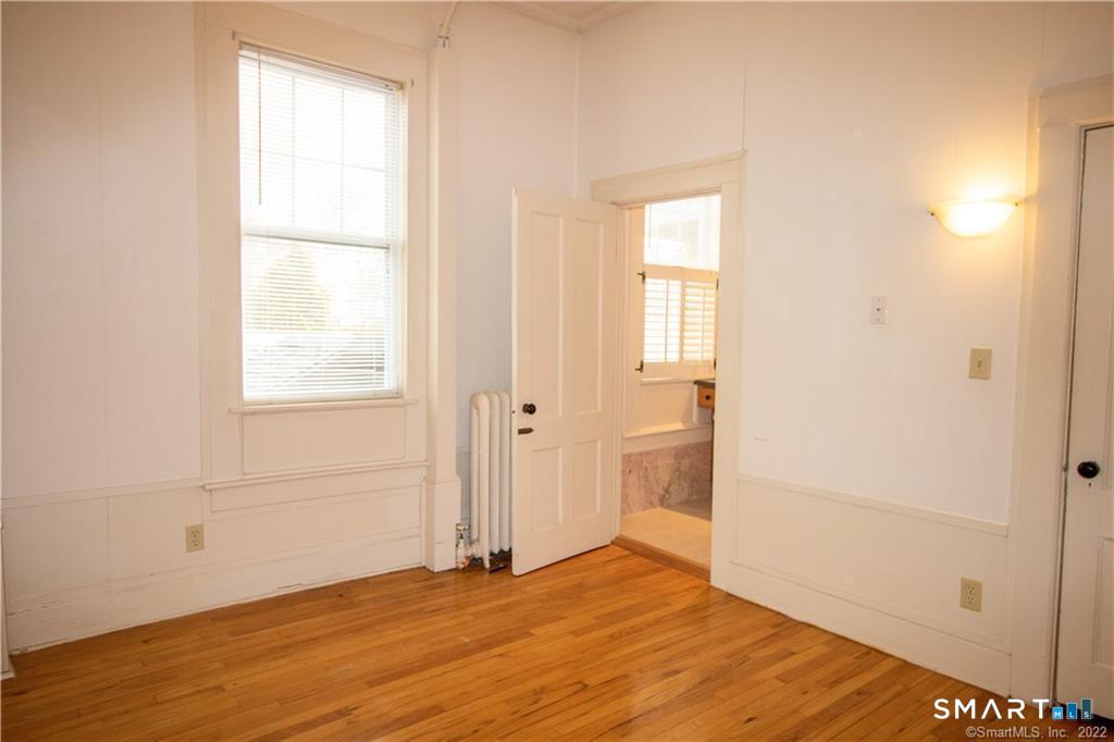 883 Montauk Avenue New London CT 06320