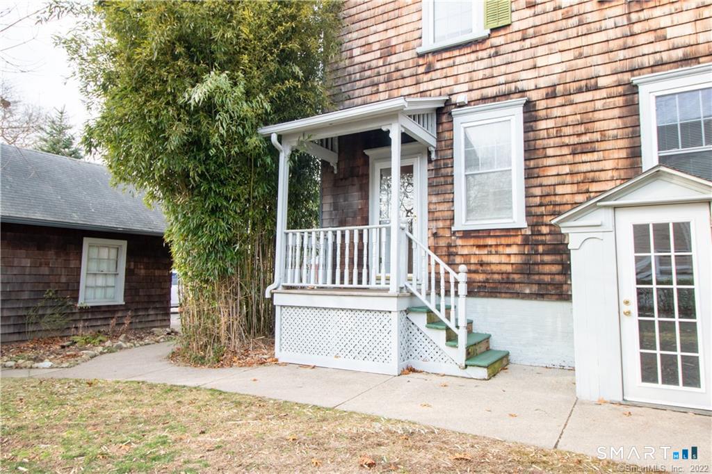 883 Montauk Avenue New London CT 06320