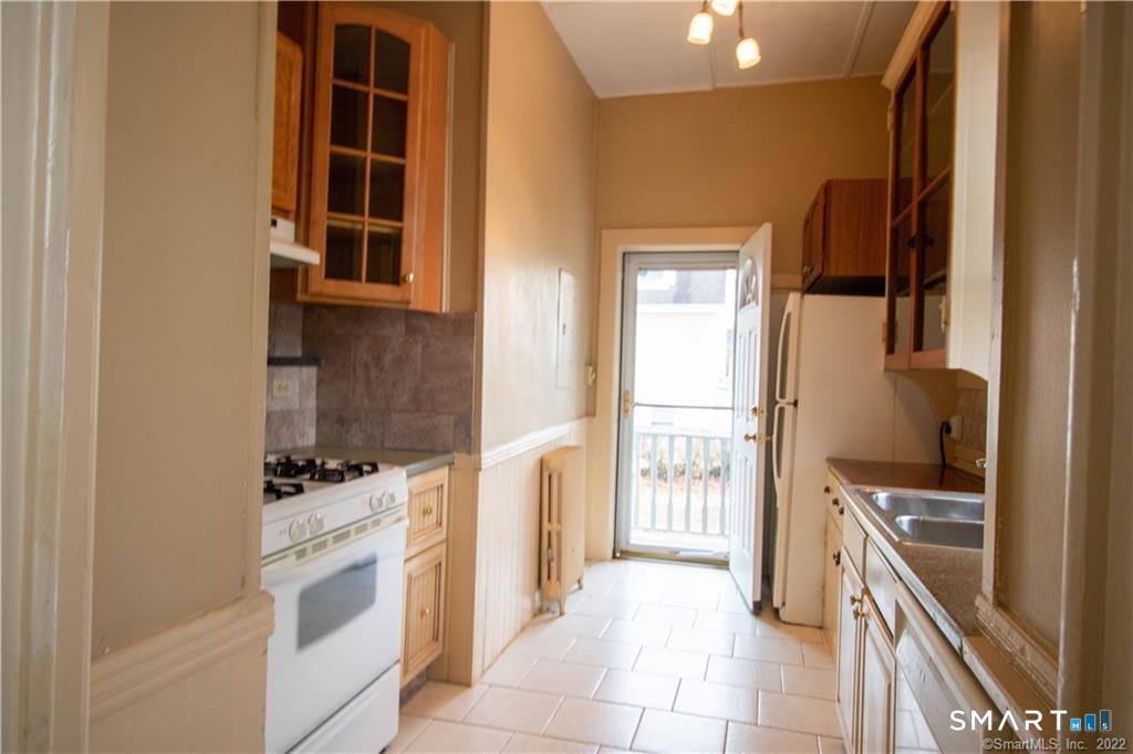 883 Montauk Avenue New London CT 06320