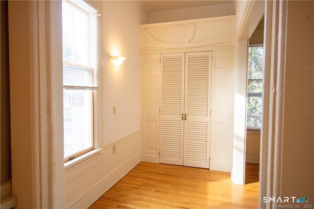 883 Montauk Avenue New London CT 06320