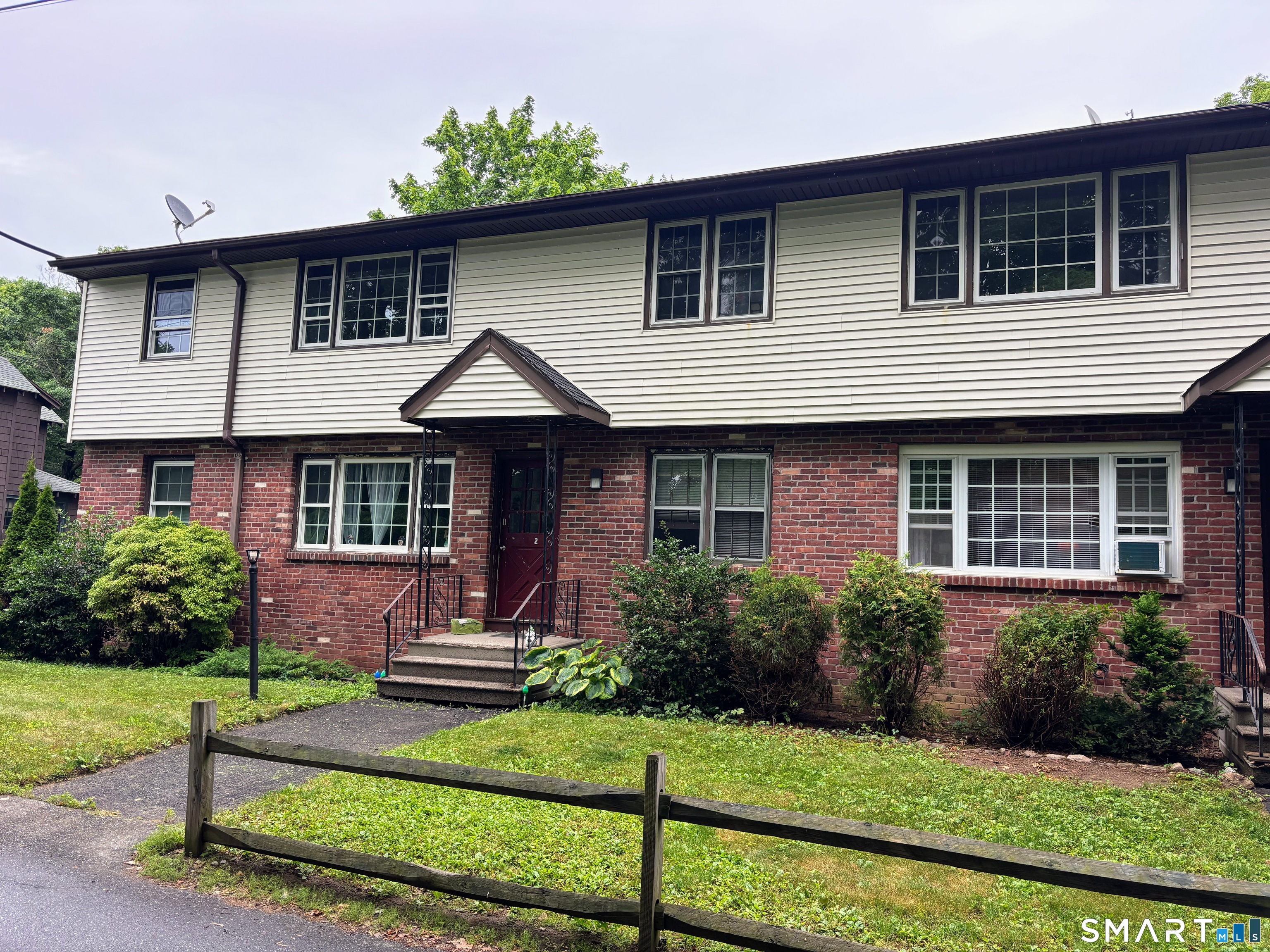 8 Canterbury Lane Clinton CT 06413