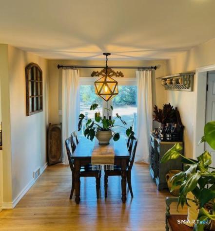 186 Schiller Road Fairfield CT 06825